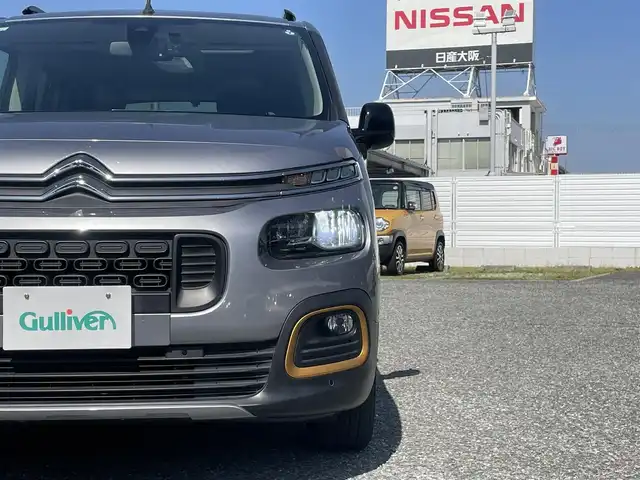 シトロエン ベルランゴ サーフED バイ･リップカール 兵庫県 2021(令3)年 3.8万km グレー 外部検査実施済み//特別仕様車（ベース：シャイン）//外装カラー　グリ アルタンス//グリップコントロール（ヒルディセントコントロール）/・R4-6年正規ディーラー記録簿有/・マルチパノラミックルーフ/・タッチスクリーン専用カーナビゲーションユニット/（carrozzeria製）/・地デジチューナー/・TVキャンセラー/・2列目ヘッドレストモニター（2個）/・純正タッチスクリーン/・BT/USB/Android Auto/・ステアリングリモコン/・バックカメラ（トリップリアビジョン付）/・サイドカメラ/・アンビエンスライト/・ストップ&スタート/・ドライブレコーダー前後/・ETC/・オートLEDヘッドランプ/・ルーフレール/・純正スタッドレスタイヤあり/205/60R16純正AW//アクティブセーフティブレーキ//レーンキープアシスト//トラフィックサインインフォメーション//インテリジェントハイビーム//ドライバーアテンションアラート//アクティブクルーズコントロール//ブラインドスポットモニター//コーナーセンサー