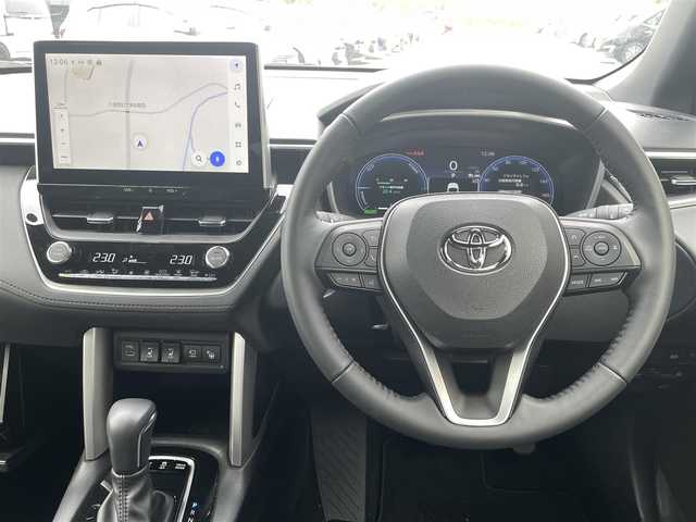 トヨタ カローラ クロス ハイブリッド Z 大阪府 2024(令6)年 1.3万km アティチュードブラックマイカ 純正10.5インチナビ/   フルセグTV/Bluetooth/USB/全方位モニター/衝突軽減ブレーキ/コーナーセンサー/ＢＳＭ/横滑り防止装置/前席シートヒーター/ステアリングスイッチ/レーダークルーズコントロール/オートマチックハイビーム/電動リアゲート/純正フロアマット/プッシュスタート/スマートキー/ＥＴＣ/ＬＥＤライト