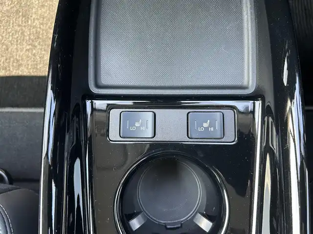 トヨタ プリウス ＰＨＶ S GRスポーツ 岡山県 2021(令3)年 2.9万km プラチナホワイトパールマイカ ALPINE9インチナビ　X9NXL/フルセグTV、DVD、CD、Bluetooth/AM、FM、HDMI、USB/バックカメラ/ETC/前席シートヒーター/リアフォグ/コーナーセンサー/LEDヘッドライト/トヨタセーフティセンス/・プリクラッシュセーフティ/・レーダークルーズコントロール/・レーントレーシングアシスト/・クリアランスソナー