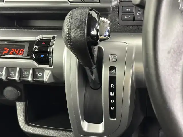 スズキ クロスビー HYBRID MZ 埼玉県 2018(平30)年 6.5万km ピュアホワイトP 純正9インチナビ/全方位カメラ/4WD/Bluetooth/フルセグTV/クルーズコントロール/パドルシフト/ダウンヒルアシスト/純正16インチアルミホイール/純正フロアマット/パワーウィンドウ/パワーステアリング/ビルトインETC