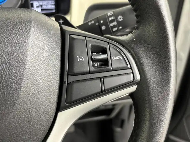 スズキ クロスビー HYBRID MZ 埼玉県 2018(平30)年 6.5万km ピュアホワイトP 純正9インチナビ/全方位カメラ/4WD/Bluetooth/フルセグTV/クルーズコントロール/パドルシフト/ダウンヒルアシスト/純正16インチアルミホイール/純正フロアマット/パワーウィンドウ/パワーステアリング/ビルトインETC