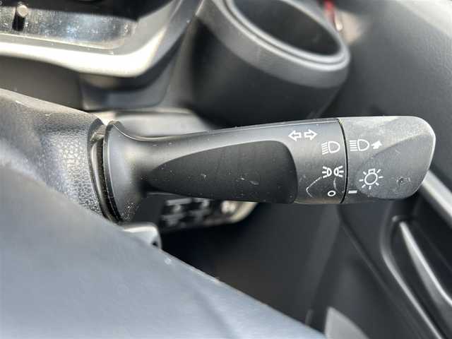 ダイハツ ミラ イース L SAⅢ 島根県 2018(平30)年 5万km マゼンタベリーマイカM 純正オーディオ(CUK-W66D)/(AM/FM/CD/USB/AUX)/衝突軽減機能/横滑り防止機能/オートハイビーム機能/ヘッドライトレベライザー/コーナーセンサー/リモコンキー/エアコン/パワーウィンドウ/純正フロアマット/取扱説明書/保証書