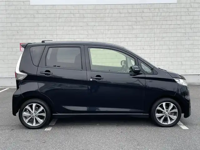 日産 デイズ ハイウェイスターG 岡山県 2014(平26)年 7.5万km ブラック (株)IDOMが運営する【じしゃロン岡山店】の自社ローン専用車両になります。こちらは現金またはオートローンご利用時の価格です。自社ローンご希望の方は別途その旨お申付け下さい/純正7インチナビ/バックカメラ/アラウンドビューモニター/キセノンライト/プッシュスタート/Bluetooth/純正15インチAW