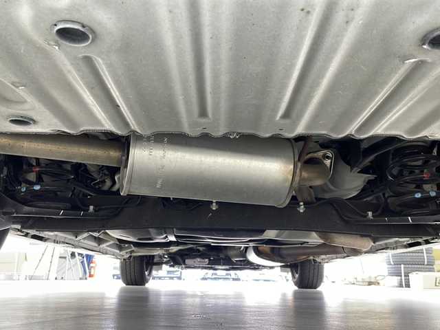 日産 セレナ ハイウェイスター V 岐阜県 2023(令5)年 3.4万km プリズムホワイト 純正9インチナビゲーション(MM222D-L)/AM/FM/SD/VTR/Bluetooth /HDMI/フルセグTV/バックカメラ/革巻きステアリング/ステアリングリモコン/パドルシフト/ブラインドスポットビューモニター/オートライト/オートハイビーム/プロパイロット/レーダークルーズコントロール/車線維持支援機能/プロパイロットパーキング/衝突回避ステアリングアシスト