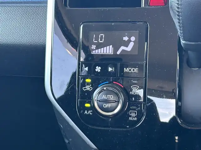 トヨタ タンク カスタムG－T 奈良県 2016(平28)年 4.2万km ブラックマイカメタリック/レーザーブルークリスタルシャイン 2トーン 両側パワースライドドア/ALPAINE7インチナビ(フルセグTV/CD/DVD/AM・FM/BT)/アラウンドビューモニター/ビルトインETC/前方ドラレコ/前席シートヒーター/スマートアシストIII/衝突警報機能(対車両・対歩行者)/衝突回避支援ブレーキ機能(対車両・対歩行者)/誤発進抑制制御機能(前方・後方)/車線逸脱警報機能/先行車発進お知らせ機能/オートハイビーム/LEDヘッドライト/フロントリップスポイラー/純正15インチアルミホイール/純正フロアマット