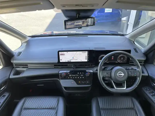 日産 セレナ オーテック 道央・札幌 2023(令5)年 1.2万km 青 ４WD/ワンオーナー/純正メーカーナビ/AM/FM/BT/フルセグ/純正フリップダウンモニター/エマージェンシーブレーキ/横滑り防止装置/レーダークルーズコントロール/レーンキープアシスト/ハンドル支援/クリアランスソナー/アラウンドビューモニター/ビルトインETC/アイドリングストップ/デジタルインナーミラー/両側パワースライドドア/前席/2列目シートヒーター/レザーシート/革巻きステアリング/ステアリングリモコン/パドルシフト/ハンドルヒーター/置くだけ充電/電動パーキング/オートブレーキホールド/プッシュスタート/スマートキー/LEDヘッドライト/オートライト/オートハイビーム/フォグランプ/電動格納ミラー/ウィンカーミラー/純正フロアマット/スペアキー