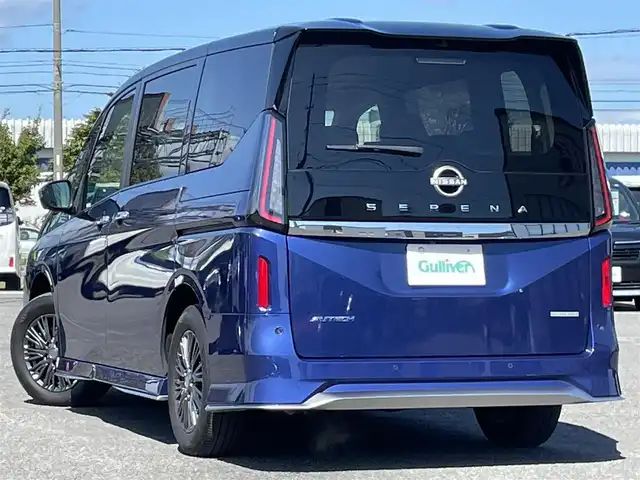 日産 セレナ オーテック 道央・札幌 2023(令5)年 1.2万km 青 ４WD/ワンオーナー/純正メーカーナビ/AM/FM/BT/フルセグ/純正フリップダウンモニター/エマージェンシーブレーキ/横滑り防止装置/レーダークルーズコントロール/レーンキープアシスト/ハンドル支援/クリアランスソナー/アラウンドビューモニター/ビルトインETC/アイドリングストップ/デジタルインナーミラー/両側パワースライドドア/前席/2列目シートヒーター/レザーシート/革巻きステアリング/ステアリングリモコン/パドルシフト/ハンドルヒーター/置くだけ充電/電動パーキング/オートブレーキホールド/プッシュスタート/スマートキー/LEDヘッドライト/オートライト/オートハイビーム/フォグランプ/電動格納ミラー/ウィンカーミラー/純正フロアマット/スペアキー