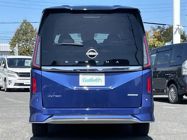 日産 セレナ オーテック 道央・札幌 2023(令5)年 1.2万km 青 ４WD/ワンオーナー/純正メーカーナビ/AM/FM/BT/フルセグ/純正フリップダウンモニター/エマージェンシーブレーキ/横滑り防止装置/レーダークルーズコントロール/レーンキープアシスト/ハンドル支援/クリアランスソナー/アラウンドビューモニター/ビルトインETC/アイドリングストップ/デジタルインナーミラー/両側パワースライドドア/前席/2列目シートヒーター/レザーシート/革巻きステアリング/ステアリングリモコン/パドルシフト/ハンドルヒーター/置くだけ充電/電動パーキング/オートブレーキホールド/プッシュスタート/スマートキー/LEDヘッドライト/オートライト/オートハイビーム/フォグランプ/電動格納ミラー/ウィンカーミラー/純正フロアマット/スペアキー