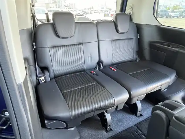 日産 セレナ オーテック 道央・札幌 2023(令5)年 1.2万km 青 ４WD/ワンオーナー/純正メーカーナビ/AM/FM/BT/フルセグ/純正フリップダウンモニター/エマージェンシーブレーキ/横滑り防止装置/レーダークルーズコントロール/レーンキープアシスト/ハンドル支援/クリアランスソナー/アラウンドビューモニター/ビルトインETC/アイドリングストップ/デジタルインナーミラー/両側パワースライドドア/前席/2列目シートヒーター/レザーシート/革巻きステアリング/ステアリングリモコン/パドルシフト/ハンドルヒーター/置くだけ充電/電動パーキング/オートブレーキホールド/プッシュスタート/スマートキー/LEDヘッドライト/オートライト/オートハイビーム/フォグランプ/電動格納ミラー/ウィンカーミラー/純正フロアマット/スペアキー