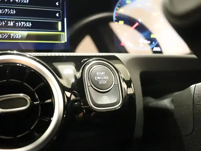 メルセデス・ベンツ Ａ１８０ スタイル AMGライン 静岡県 2018(平30)年 2.9万km マウンテングレー １オーナー /純正ナビ/フルセグTV/レーダーセーフティパッケージ/ACC/LKA/BSM/LEDヘッドライト/ドライブレコーダー/前席シートヒーター/パドルシフト/18インチ純正AW