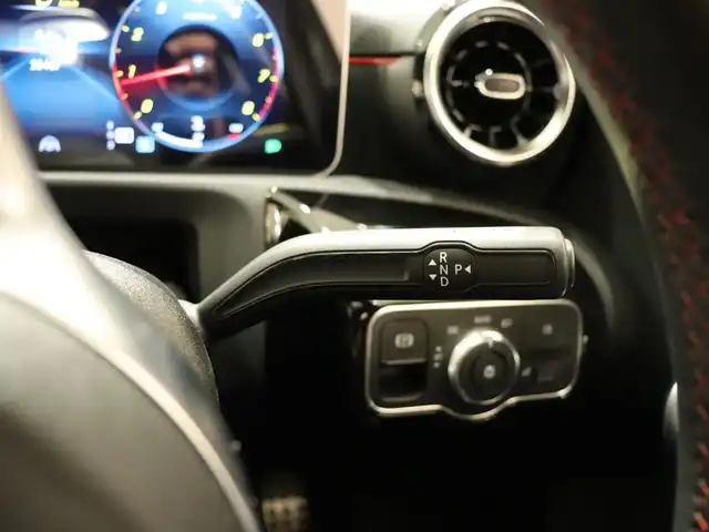 メルセデス・ベンツ Ａ１８０ スタイル AMGライン 静岡県 2018(平30)年 2.9万km マウンテングレー １オーナー /純正ナビ/フルセグTV/レーダーセーフティパッケージ/ACC/LKA/BSM/LEDヘッドライト/ドライブレコーダー/前席シートヒーター/パドルシフト/18インチ純正AW