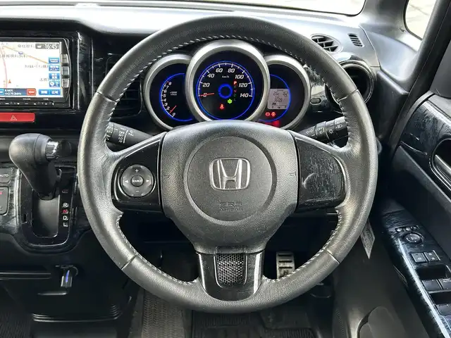 ホンダ Ｎ ＢＯＸ カスタム G 静岡県 2013(平25)年 9.3万km アラバスターシルバーメタリック 社外ナビ/（フルセグTV/Bluetooth/DVD）/バックカメラ/横滑り防止装置/ETC/前方ドライブレコーダー/両側スライドドア/オートライト/プッシュスタート/スマートキー/純正フロアマット/保証書/取扱説明書