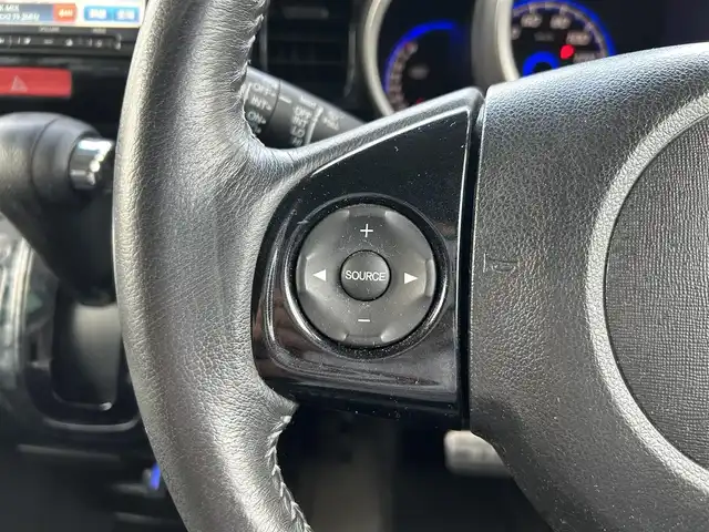 ホンダ Ｎ ＢＯＸ カスタム G 静岡県 2013(平25)年 9.3万km アラバスターシルバーメタリック 社外ナビ/（フルセグTV/Bluetooth/DVD）/バックカメラ/横滑り防止装置/ETC/前方ドライブレコーダー/両側スライドドア/オートライト/プッシュスタート/スマートキー/純正フロアマット/保証書/取扱説明書
