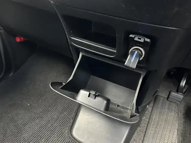 ホンダ Ｎ ＢＯＸ カスタム G 静岡県 2013(平25)年 9.3万km アラバスターシルバーメタリック 社外ナビ/（フルセグTV/Bluetooth/DVD）/バックカメラ/横滑り防止装置/ETC/前方ドライブレコーダー/両側スライドドア/オートライト/プッシュスタート/スマートキー/純正フロアマット/保証書/取扱説明書