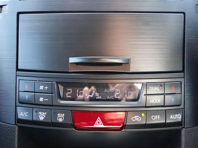 スバル レガシィ ツーリングワゴン 2．5i Bスポーツ アイサイトG 静岡県 2013(平25)年 6.7万km アイスシルバーメタリック ワンオーナー/禁煙車/HIDヘッドランプ/オートライト/strada SDナビ/　BT/CD/DVD/フルセグTV/SD/バックカメラ/社外ETC/アイサイト/　・プリクラッシュブレーキ/　・車線逸脱警報/　・クルーズコントロール(全車速追従)/　・ステレオカメラ/　・ふらつき警報/パドルシフト/純正フロアマット/ドアバイザー/キーレスアクセス/プッシュスタート/イモビライザー