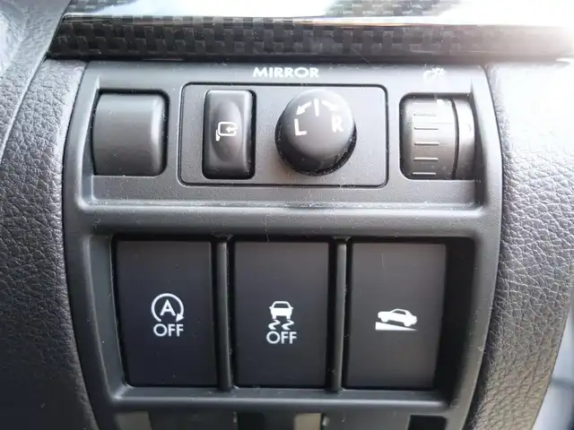 スバル レガシィ ツーリングワゴン 2．5i Bスポーツ アイサイトG 静岡県 2013(平25)年 6.7万km アイスシルバーメタリック ワンオーナー/禁煙車/HIDヘッドランプ/オートライト/strada SDナビ/　BT/CD/DVD/フルセグTV/SD/バックカメラ/社外ETC/アイサイト/　・プリクラッシュブレーキ/　・車線逸脱警報/　・クルーズコントロール(全車速追従)/　・ステレオカメラ/　・ふらつき警報/パドルシフト/純正フロアマット/ドアバイザー/キーレスアクセス/プッシュスタート/イモビライザー