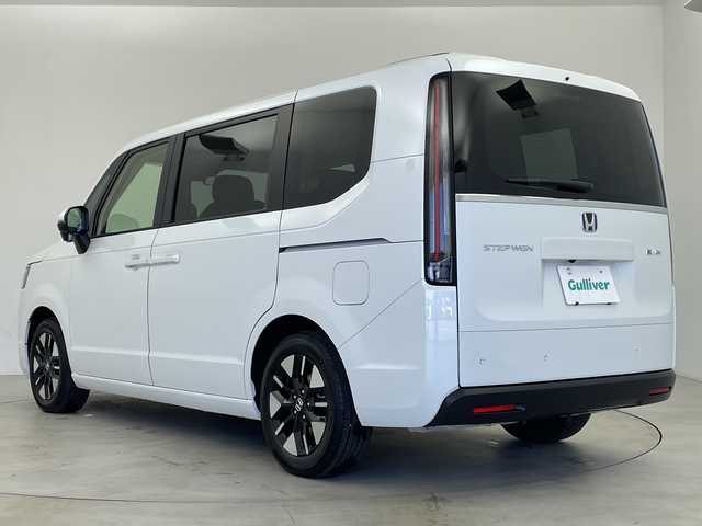 ホンダ ステップワゴン eHEV エアー EX 鹿児島県 2025(令7)年 0.1千km プラチナホワイトパール 登録済未使用車/純正11.4型ナビ/（CD/DVD/BT/フルセグTV）/ホンダセンシング/レーダークルーズコントロール/パワーバックドア/ブラインドスポットモニター/両側パワースライドドア/電動パーキングブレーキ/オートホールド機能/パドルシフト/シートヒーター/後席サンシェード/スマートキー/プッシュスタート