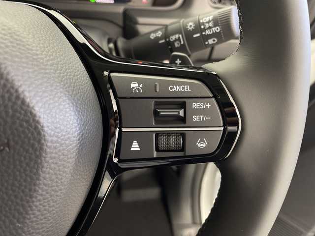 ホンダ ステップワゴン eHEV エアー EX 鹿児島県 2025(令7)年 0.1千km プラチナホワイトパール 登録済未使用車/純正11.4型ナビ/（CD/DVD/BT/フルセグTV）/ホンダセンシング/レーダークルーズコントロール/パワーバックドア/ブラインドスポットモニター/両側パワースライドドア/電動パーキングブレーキ/オートホールド機能/パドルシフト/シートヒーター/後席サンシェード/スマートキー/プッシュスタート