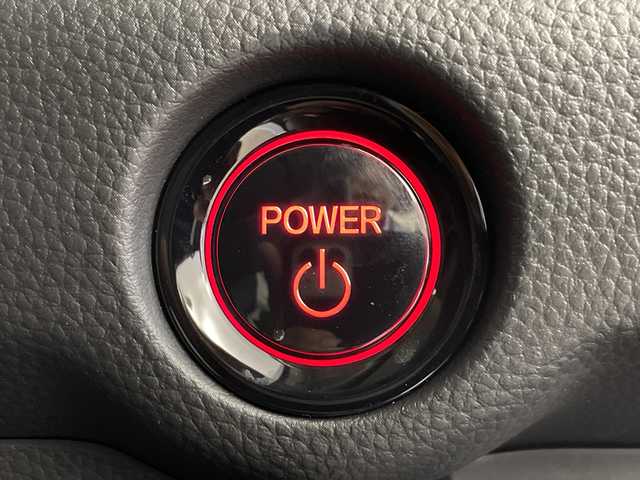 ホンダ ステップワゴン eHEV エアー EX 鹿児島県 2025(令7)年 0.1千km プラチナホワイトパール 登録済未使用車/純正11.4型ナビ/（CD/DVD/BT/フルセグTV）/ホンダセンシング/レーダークルーズコントロール/パワーバックドア/ブラインドスポットモニター/両側パワースライドドア/電動パーキングブレーキ/オートホールド機能/パドルシフト/シートヒーター/後席サンシェード/スマートキー/プッシュスタート