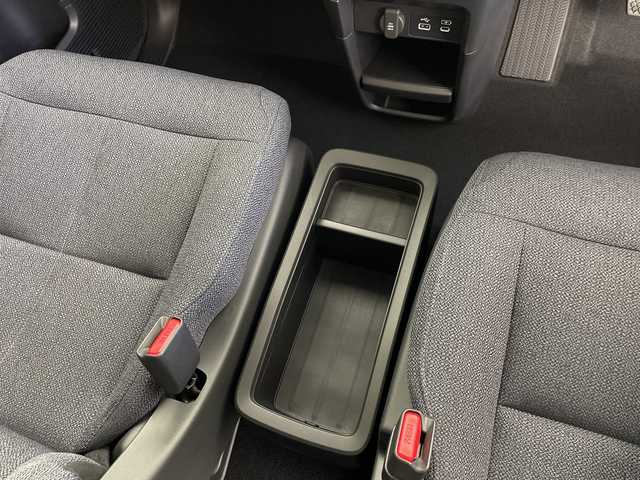 ホンダ ステップワゴン eHEV エアー EX 鹿児島県 2025(令7)年 0.1千km プラチナホワイトパール 登録済未使用車/純正11.4型ナビ/（CD/DVD/BT/フルセグTV）/ホンダセンシング/レーダークルーズコントロール/パワーバックドア/ブラインドスポットモニター/両側パワースライドドア/電動パーキングブレーキ/オートホールド機能/パドルシフト/シートヒーター/後席サンシェード/スマートキー/プッシュスタート