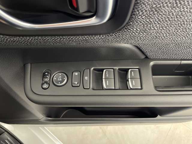 ホンダ ステップワゴン eHEV エアー EX 鹿児島県 2025(令7)年 0.1千km プラチナホワイトパール 登録済未使用車/純正11.4型ナビ/（CD/DVD/BT/フルセグTV）/ホンダセンシング/レーダークルーズコントロール/パワーバックドア/ブラインドスポットモニター/両側パワースライドドア/電動パーキングブレーキ/オートホールド機能/パドルシフト/シートヒーター/後席サンシェード/スマートキー/プッシュスタート