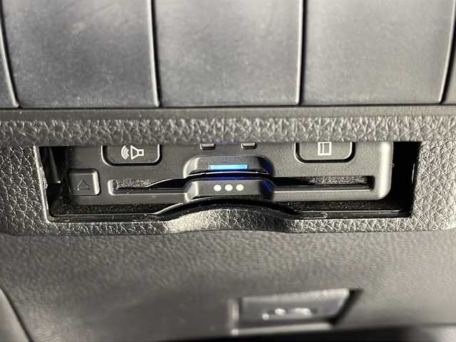 トヨタ カローラツーリング ダブルバイビー 千葉県 2020(令2)年 3.8万km ホワイトパールクリスタルシャイン 純正ディスプレイオーディオ/　CD/DVD/Bluetooth/フルセグTV/　Apple car play/Android Auto/トヨタセーフティセンス/レーダークルーズコントロール/レーンキープアシスト/衝突軽減ブレーキ/クリアランスソナー/ロードサインアシスト/先行車発進警報/電動パーキング/オートホールド/オートハイビーム/モデリスタエアロ（F/S/R）/LEDライト/フォグランプ/ハーフレザーシート/ETC/フロアマット