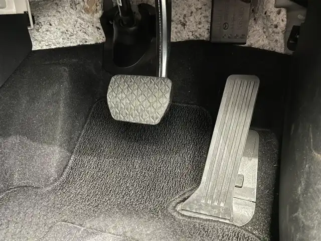 マツダ デミオ 15S 鹿児島県 2019(令1)年 6.2万km アークティックホワイト ワンオーナー　/禁煙車　/純正ナビ　/スマートシティブレーキサポート　/バックカメラ　/後方コーナーセンサー　/横滑り防止　/オートライト　/オートマチックハイビーム　/フロアマット　/ドアバイザー　/ＥＴＣ　/電格ミラー