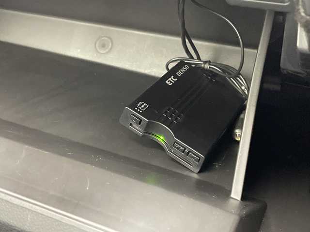 スバル インプレッサ スポーツ 1．6i－LアイサイトSスタイル 沖縄県 2019(令1)年 7.5万km アイスシルバーメタリック 純正ナビ　【CN-LR840D】/　(フルセグTV　Bluetooth　CD/DVD　SD)/バックカメラ　/USB/サイドカメラ　/ＬＥＤヘッドライト　/ドライブレコーダー　/レーダークルーズコントロール　/プッシュスタート　/スマートキー　/純正フロアマット　/ＥＴＣ