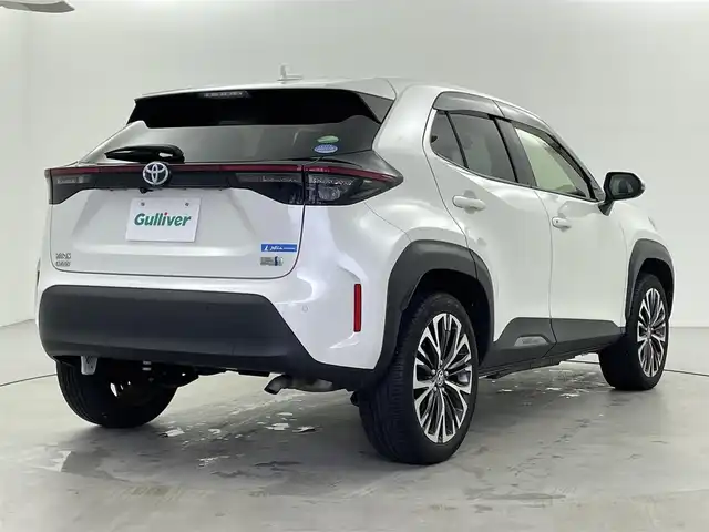 トヨタ ヤリスクロス ハイブリッド Z 福井県 2020(令2)年 2.1万km ホワイトパールクリスタルシャイン 純正ディスプレイオーディオ/（USB接続/Bluetooth/フルセグTV）/全方位カメラ/クルーズコントロール/衝突軽減ブレーキ/ビルトインETC2.0/パワーシート/シートヒーター/LEDオートライト/コーナーセンサー/パワーステアリング/エアバック（W＋サイド）/スペアキー/純正フロアマット/純正アルミホイール/プッシュスタート/スマートキー