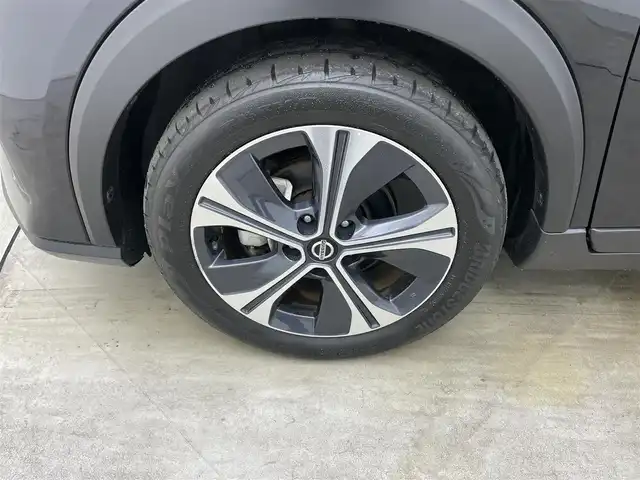 日産 キックス X 岡山県 2021(令3)年 4.6万km ピュアブラック インテリジェントアラウンドビューモニター/インテリジェントルームミラー/純正9インチナビ(MM370D-L)/(Bluetooth/CD/DVD/USB/フルセグTV)/ハーフレザー/インテリジェントモビリティ/エマージェンシーブレーキ/プロパイロット/純正ドアバイザー/オートブレーキホールド/オートハイビーム/カーテンエアバック/レーンアシスト/コーナーセンサー(前後)/純正LEDヘッドライト/純正ドライブレコーダー(前)/純正フロアマット/純正17インチアルミ/ビルトインETC