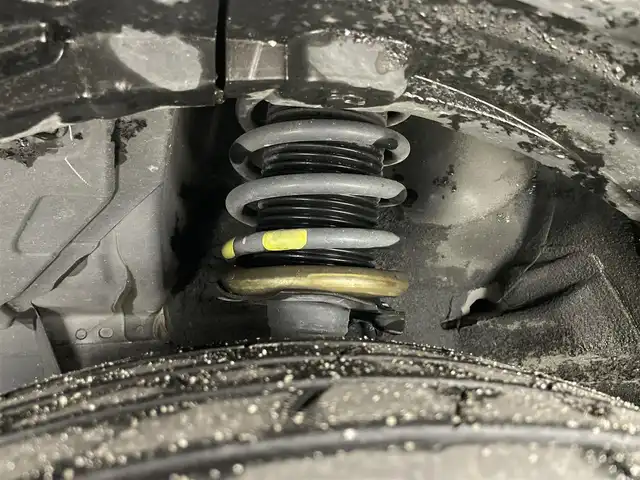 日産 キックス X 岡山県 2021(令3)年 4.6万km ピュアブラック インテリジェントアラウンドビューモニター/インテリジェントルームミラー/純正9インチナビ(MM370D-L)/(Bluetooth/CD/DVD/USB/フルセグTV)/ハーフレザー/インテリジェントモビリティ/エマージェンシーブレーキ/プロパイロット/純正ドアバイザー/オートブレーキホールド/オートハイビーム/カーテンエアバック/レーンアシスト/コーナーセンサー(前後)/純正LEDヘッドライト/純正ドライブレコーダー(前)/純正フロアマット/純正17インチアルミ/ビルトインETC