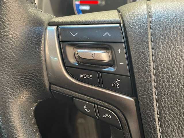 トヨタ クラウン ハイブリッド アスリートS Four 宮城県 2015(平27)年 8.1万km プレシャスシルバー 4WD/ワンオーナー/トヨタセーフティーセンス/・プリクラッシュセーフティシステム/・レーダークルーズコントロール/・レーンディパーチャーアラート/・オートマチックハイビーム/・レーンキープアシスト/純正SDナビ/・Bluetooth/CD/DVD/フルセグ/USB/純正ビルドインETC2.0/車外バックカメラ・全方位/純正ドライブレコーダー前方/パーキングアシスト/アイドリングストップ/コーナーセンサー前後/サンルーフ/革巻きステアリング/・ステアリングスイッチ/レザーシート/・シートヒーター（運転席＋助手席）/・シートメモリー（運転席＋助手席）/・パワーシート（運転席＋助手席）/純正フロアマット/純正LEDヘッドライト/オートライト/純正17インチアルミホイール