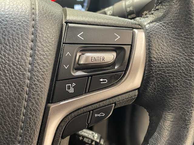 トヨタ クラウン ハイブリッド アスリートS Four 宮城県 2015(平27)年 8.1万km プレシャスシルバー 4WD/ワンオーナー/トヨタセーフティーセンス/・プリクラッシュセーフティシステム/・レーダークルーズコントロール/・レーンディパーチャーアラート/・オートマチックハイビーム/・レーンキープアシスト/純正SDナビ/・Bluetooth/CD/DVD/フルセグ/USB/純正ビルドインETC2.0/車外バックカメラ・全方位/純正ドライブレコーダー前方/パーキングアシスト/アイドリングストップ/コーナーセンサー前後/サンルーフ/革巻きステアリング/・ステアリングスイッチ/レザーシート/・シートヒーター（運転席＋助手席）/・シートメモリー（運転席＋助手席）/・パワーシート（運転席＋助手席）/純正フロアマット/純正LEDヘッドライト/オートライト/純正17インチアルミホイール