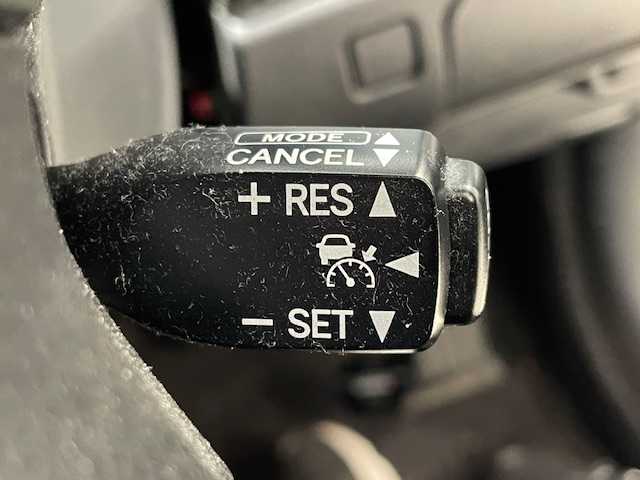 トヨタ クラウン ハイブリッド アスリートS Four 宮城県 2015(平27)年 8.1万km プレシャスシルバー 4WD/ワンオーナー/トヨタセーフティーセンス/・プリクラッシュセーフティシステム/・レーダークルーズコントロール/・レーンディパーチャーアラート/・オートマチックハイビーム/・レーンキープアシスト/純正SDナビ/・Bluetooth/CD/DVD/フルセグ/USB/純正ビルドインETC2.0/車外バックカメラ・全方位/純正ドライブレコーダー前方/パーキングアシスト/アイドリングストップ/コーナーセンサー前後/サンルーフ/革巻きステアリング/・ステアリングスイッチ/レザーシート/・シートヒーター（運転席＋助手席）/・シートメモリー（運転席＋助手席）/・パワーシート（運転席＋助手席）/純正フロアマット/純正LEDヘッドライト/オートライト/純正17インチアルミホイール