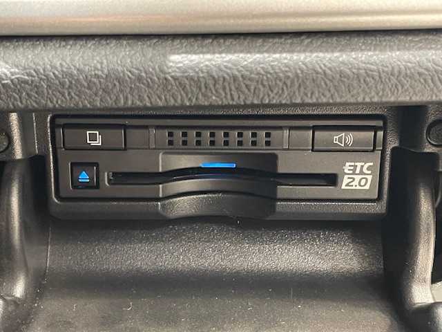 トヨタ クラウン ハイブリッド アスリートS Four 宮城県 2015(平27)年 8.1万km プレシャスシルバー 4WD/ワンオーナー/トヨタセーフティーセンス/・プリクラッシュセーフティシステム/・レーダークルーズコントロール/・レーンディパーチャーアラート/・オートマチックハイビーム/・レーンキープアシスト/純正SDナビ/・Bluetooth/CD/DVD/フルセグ/USB/純正ビルドインETC2.0/車外バックカメラ・全方位/純正ドライブレコーダー前方/パーキングアシスト/アイドリングストップ/コーナーセンサー前後/サンルーフ/革巻きステアリング/・ステアリングスイッチ/レザーシート/・シートヒーター（運転席＋助手席）/・シートメモリー（運転席＋助手席）/・パワーシート（運転席＋助手席）/純正フロアマット/純正LEDヘッドライト/オートライト/純正17インチアルミホイール