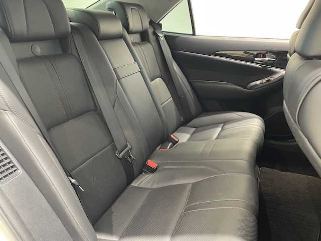 トヨタ クラウン ハイブリッド アスリートS Four 宮城県 2015(平27)年 8.1万km プレシャスシルバー 4WD/ワンオーナー/トヨタセーフティーセンス/・プリクラッシュセーフティシステム/・レーダークルーズコントロール/・レーンディパーチャーアラート/・オートマチックハイビーム/・レーンキープアシスト/純正SDナビ/・Bluetooth/CD/DVD/フルセグ/USB/純正ビルドインETC2.0/車外バックカメラ・全方位/純正ドライブレコーダー前方/パーキングアシスト/アイドリングストップ/コーナーセンサー前後/サンルーフ/革巻きステアリング/・ステアリングスイッチ/レザーシート/・シートヒーター（運転席＋助手席）/・シートメモリー（運転席＋助手席）/・パワーシート（運転席＋助手席）/純正フロアマット/純正LEDヘッドライト/オートライト/純正17インチアルミホイール