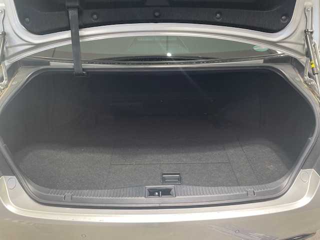 トヨタ クラウン ハイブリッド アスリートS Four 宮城県 2015(平27)年 8.1万km プレシャスシルバー 4WD/ワンオーナー/トヨタセーフティーセンス/・プリクラッシュセーフティシステム/・レーダークルーズコントロール/・レーンディパーチャーアラート/・オートマチックハイビーム/・レーンキープアシスト/純正SDナビ/・Bluetooth/CD/DVD/フルセグ/USB/純正ビルドインETC2.0/車外バックカメラ・全方位/純正ドライブレコーダー前方/パーキングアシスト/アイドリングストップ/コーナーセンサー前後/サンルーフ/革巻きステアリング/・ステアリングスイッチ/レザーシート/・シートヒーター（運転席＋助手席）/・シートメモリー（運転席＋助手席）/・パワーシート（運転席＋助手席）/純正フロアマット/純正LEDヘッドライト/オートライト/純正17インチアルミホイール