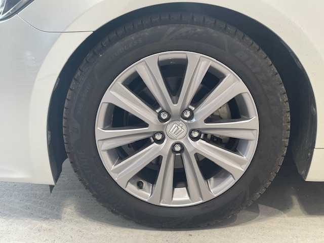 トヨタ クラウン ハイブリッド アスリートS Four 宮城県 2015(平27)年 8.1万km プレシャスシルバー 4WD/ワンオーナー/トヨタセーフティーセンス/・プリクラッシュセーフティシステム/・レーダークルーズコントロール/・レーンディパーチャーアラート/・オートマチックハイビーム/・レーンキープアシスト/純正SDナビ/・Bluetooth/CD/DVD/フルセグ/USB/純正ビルドインETC2.0/車外バックカメラ・全方位/純正ドライブレコーダー前方/パーキングアシスト/アイドリングストップ/コーナーセンサー前後/サンルーフ/革巻きステアリング/・ステアリングスイッチ/レザーシート/・シートヒーター（運転席＋助手席）/・シートメモリー（運転席＋助手席）/・パワーシート（運転席＋助手席）/純正フロアマット/純正LEDヘッドライト/オートライト/純正17インチアルミホイール