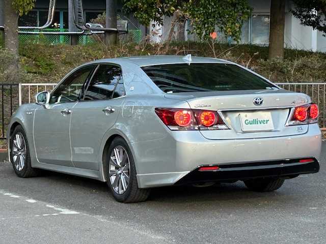 トヨタ クラウン ハイブリッド アスリートS Four 宮城県 2015(平27)年 8.1万km プレシャスシルバー 4WD/ワンオーナー/トヨタセーフティーセンス/・プリクラッシュセーフティシステム/・レーダークルーズコントロール/・レーンディパーチャーアラート/・オートマチックハイビーム/・レーンキープアシスト/純正SDナビ/・Bluetooth/CD/DVD/フルセグ/USB/純正ビルドインETC2.0/車外バックカメラ・全方位/純正ドライブレコーダー前方/パーキングアシスト/アイドリングストップ/コーナーセンサー前後/サンルーフ/革巻きステアリング/・ステアリングスイッチ/レザーシート/・シートヒーター（運転席＋助手席）/・シートメモリー（運転席＋助手席）/・パワーシート（運転席＋助手席）/純正フロアマット/純正LEDヘッドライト/オートライト/純正17インチアルミホイール