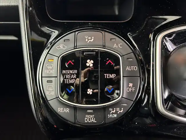 トヨタ ノア ハイブリッド G 佐賀県 2019(令1)年 3.6万km アバンギャルドブロンズメタリック 純正９インチSDナビ/CD DVD TV/衝突軽減システム/両側パワースライドドア/シートヒーター/トヨタセーフティー/レーンキープアシスト/クリアランスソナー/ビルトインETC/ドラレコ前後/LEDヘッドライト/オートライト/オートマチックハイビーム