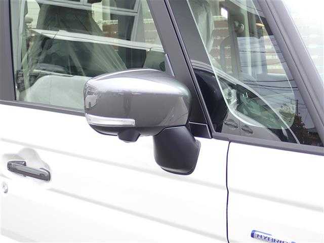 スズキ スペーシア ギア HYBRID XZ 千葉県 2025(令7)年 0.1千km ベージュⅡ 【届出済未使用車】/【ソフトベージュM/ガンM2トーン（FCS）】/純正9インチナビゲーション/・Apple CarPlay/android auto/・Bluetooth/AM/FM/フルセグTV/全方位カメラ/バックカメラ/ヘッドアップディスプレイ/両側パワースライドドア/前席シートヒーター/ステアリングヒーター/スズキセーフティサポート/・デュアルセンサーブレーキサポートII/・誤発進抑制機能/・車線逸脱警報/抑制/・ふらつき警告/・車線維持支援機能/・発進お知らせ機能/・ハイビームアシスト/・標識認識機能/・アダプティブクルーズコントロール/・パーキングセンサー/・低速時ブレーキサポート（前進・後進）/・後方誤発進抑制機能/プッシュスタート/スマートキー2本/アイドリングストップ/純正14インチAW/ウィンカーミラー/電動格納ミラー/取扱説明書/保証書/