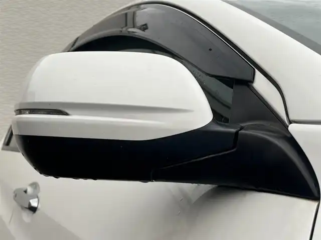 ホンダ ヴェゼル X 秋田県 2016(平28)年 7万km ホワイトオーキッドパール 純正ナビ/衝突軽減システム/４WD/LEDヘッドライト/スマートキー/バックカメラ/純正アルミ/フルセグ/プッシュスタート/コーナーセンサー/前席シートヒーター/ETC/パーキングアシスト/アイドリングストップ/ステアリングスイッチ/フルフラットシート/純正フロアマット/純正ドアバイザー/横滑り防止/寒冷地仕様/オートエアコン/オートライト/パワーステアリング/パワーウィンドウ/電動格納ウィンカーミラー/保証書/取扱説明書/記録簿
