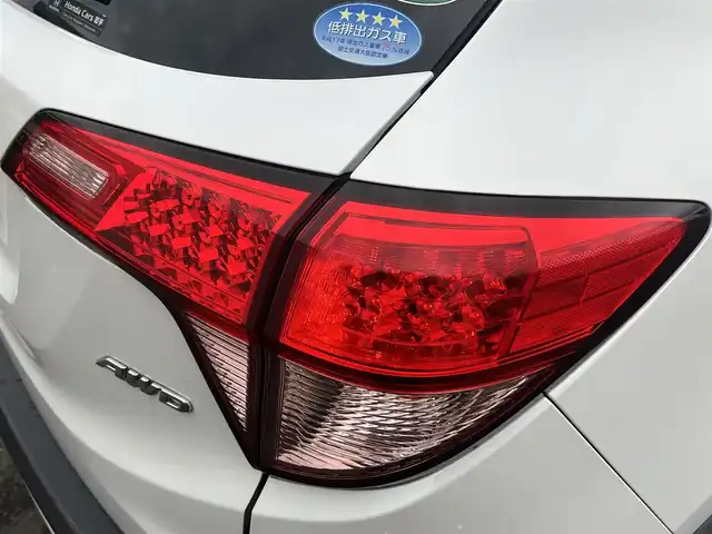 ホンダ ヴェゼル X 秋田県 2016(平28)年 7万km ホワイトオーキッドパール 純正ナビ/衝突軽減システム/４WD/LEDヘッドライト/スマートキー/バックカメラ/純正アルミ/フルセグ/プッシュスタート/コーナーセンサー/前席シートヒーター/ETC/パーキングアシスト/アイドリングストップ/ステアリングスイッチ/フルフラットシート/純正フロアマット/純正ドアバイザー/横滑り防止/寒冷地仕様/オートエアコン/オートライト/パワーステアリング/パワーウィンドウ/電動格納ウィンカーミラー/保証書/取扱説明書/記録簿