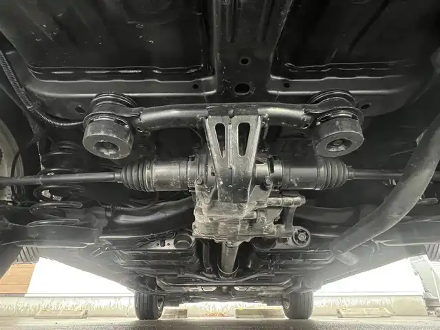 ホンダ ヴェゼル X 秋田県 2016(平28)年 7万km ホワイトオーキッドパール 純正ナビ/衝突軽減システム/４WD/LEDヘッドライト/スマートキー/バックカメラ/純正アルミ/フルセグ/プッシュスタート/コーナーセンサー/前席シートヒーター/ETC/パーキングアシスト/アイドリングストップ/ステアリングスイッチ/フルフラットシート/純正フロアマット/純正ドアバイザー/横滑り防止/寒冷地仕様/オートエアコン/オートライト/パワーステアリング/パワーウィンドウ/電動格納ウィンカーミラー/保証書/取扱説明書/記録簿