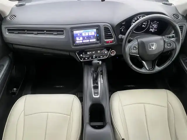 ホンダ ヴェゼル X 秋田県 2016(平28)年 7万km ホワイトオーキッドパール 純正ナビ/衝突軽減システム/４WD/LEDヘッドライト/スマートキー/バックカメラ/純正アルミ/フルセグ/プッシュスタート/コーナーセンサー/前席シートヒーター/ETC/パーキングアシスト/アイドリングストップ/ステアリングスイッチ/フルフラットシート/純正フロアマット/純正ドアバイザー/横滑り防止/寒冷地仕様/オートエアコン/オートライト/パワーステアリング/パワーウィンドウ/電動格納ウィンカーミラー/保証書/取扱説明書/記録簿