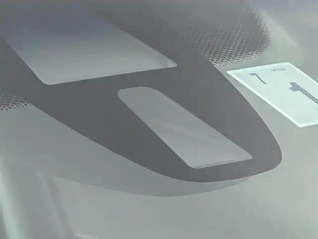 ホンダ ヴェゼル X 秋田県 2016(平28)年 7万km ホワイトオーキッドパール 純正ナビ/衝突軽減システム/４WD/LEDヘッドライト/スマートキー/バックカメラ/純正アルミ/フルセグ/プッシュスタート/コーナーセンサー/前席シートヒーター/ETC/パーキングアシスト/アイドリングストップ/ステアリングスイッチ/フルフラットシート/純正フロアマット/純正ドアバイザー/横滑り防止/寒冷地仕様/オートエアコン/オートライト/パワーステアリング/パワーウィンドウ/電動格納ウィンカーミラー/保証書/取扱説明書/記録簿