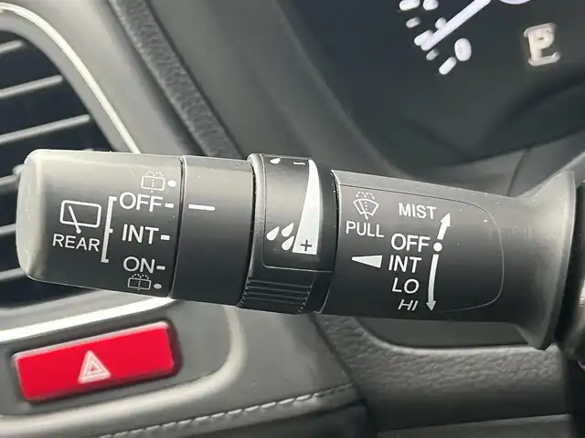 ホンダ ヴェゼル X 秋田県 2016(平28)年 7万km ホワイトオーキッドパール 純正ナビ/衝突軽減システム/４WD/LEDヘッドライト/スマートキー/バックカメラ/純正アルミ/フルセグ/プッシュスタート/コーナーセンサー/前席シートヒーター/ETC/パーキングアシスト/アイドリングストップ/ステアリングスイッチ/フルフラットシート/純正フロアマット/純正ドアバイザー/横滑り防止/寒冷地仕様/オートエアコン/オートライト/パワーステアリング/パワーウィンドウ/電動格納ウィンカーミラー/保証書/取扱説明書/記録簿