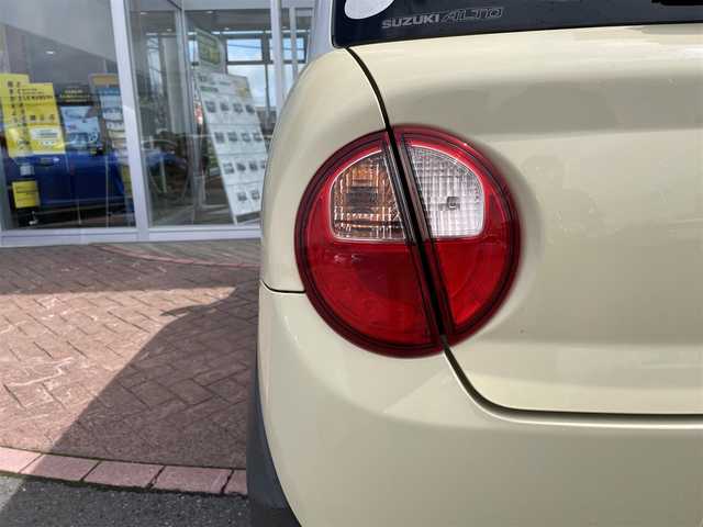 スズキ ラパン S 道央・札幌 2017(平29)年 6.5万km シフォンアイボリーメタリック ４ＷＤ/純正オーディオ(AM/FM/CD)/アイドリングストップ/ドアバイザー/プッシュスタート/シートヒーター/純正シートカバー付/純正フロアマット/横滑り防止装置/盗難防止装置/衝突軽減ブレーキ/オートライト/積込夏タイヤ/　　(社外AW付 155/65R14 21年製 溝５ｍｍ)