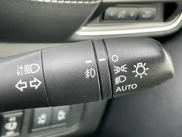 日産 セレナ ハイウェイスターVセレクションⅡ 香川県 2019(平31)年 4.8万km ブリリアントホワイトパール 登録時走行距離：47918km/カロッツェリア8型ナビ/　CD DVD BT フルセグTV/全方位カメラ/カロッツェリア10.2型フリップダウンモニター（TVM-FW1030）/両側パワースライドドア/エマージェンシーブレーキ/レーンキープアシスト/レーダークルーズコントロール/アイドリングストップ/横滑り防止装置/オートホールド機能付き電子パーキングブレーキ/デジタルインナーミラー/前後ドライブレコーダー/ビルトインETC/ロールサンシェード/ISOFU/IX/プッシュスタート/スマートキー/スペアキー