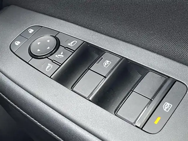 日産 ノート X 島根県 2023(令5)年 4万km ピュアホワイトパール エマージェンシーブレーキ/純正9インチナビ/フルセグTV/Bluetooth/バックカメラ/ステアリングスイッチ/コーナーセンサー /ドライブレコーダー/ビルトインETC/オートライト/スマートキー/プッシュスタート /フロアマット/電子パーキング